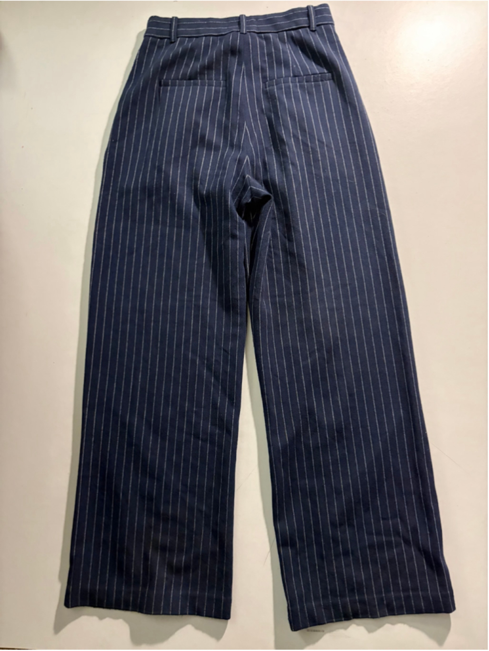 Women's Abercrombie & Fitch Pinstripe Wide Leg Trousers Navy Size S
422 - Picture 8 of 8